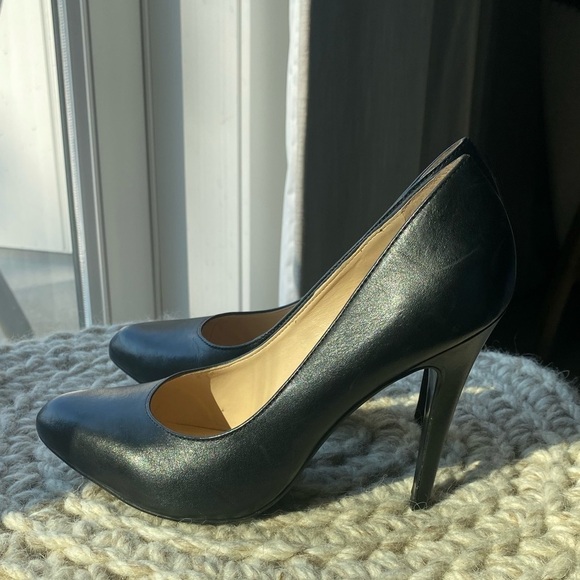 Nelson Shoes - Women’s Black Brazilian Leather Heels Size 7